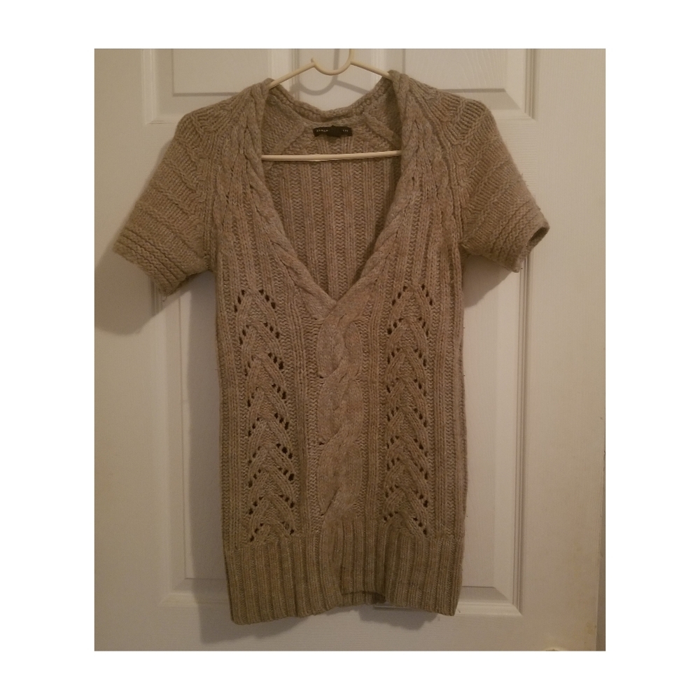 Super Comfy V-neck Short-Sleeve Sweater